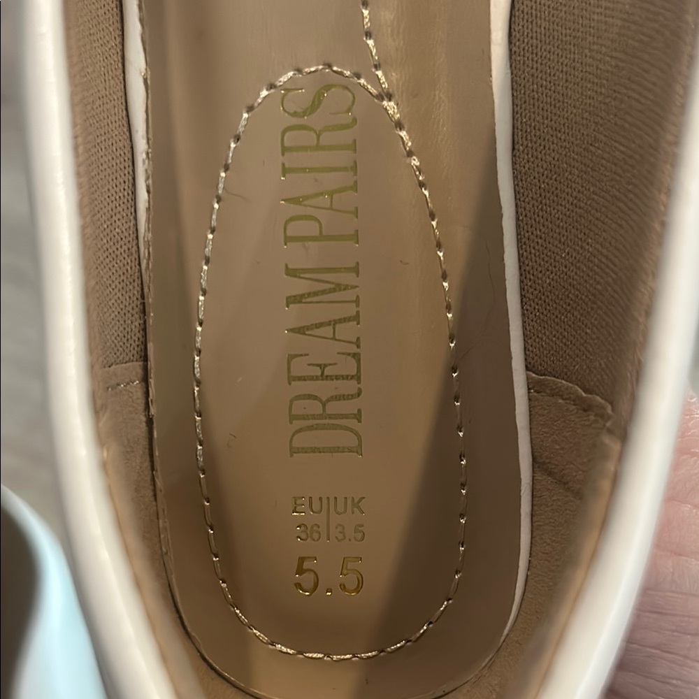 Women's White Flats, size 5.5 - Picture 2 of 3